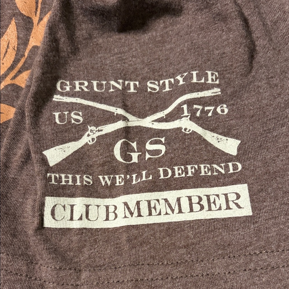 Grunt Style Brown Tee with Skull and Laurel Design Limited Club Members Xl - Picture 2 of 4